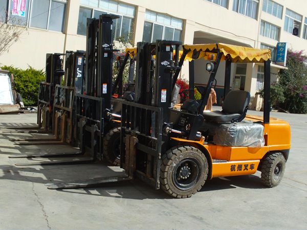 昆明團力叉車租賃服務(wù)部 專業(yè)設(shè)備，高清細節(jié)展示